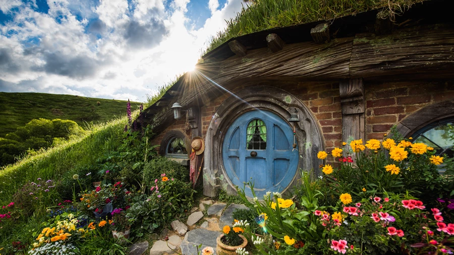 The Hobbit': How to throw your very own Shire-style party