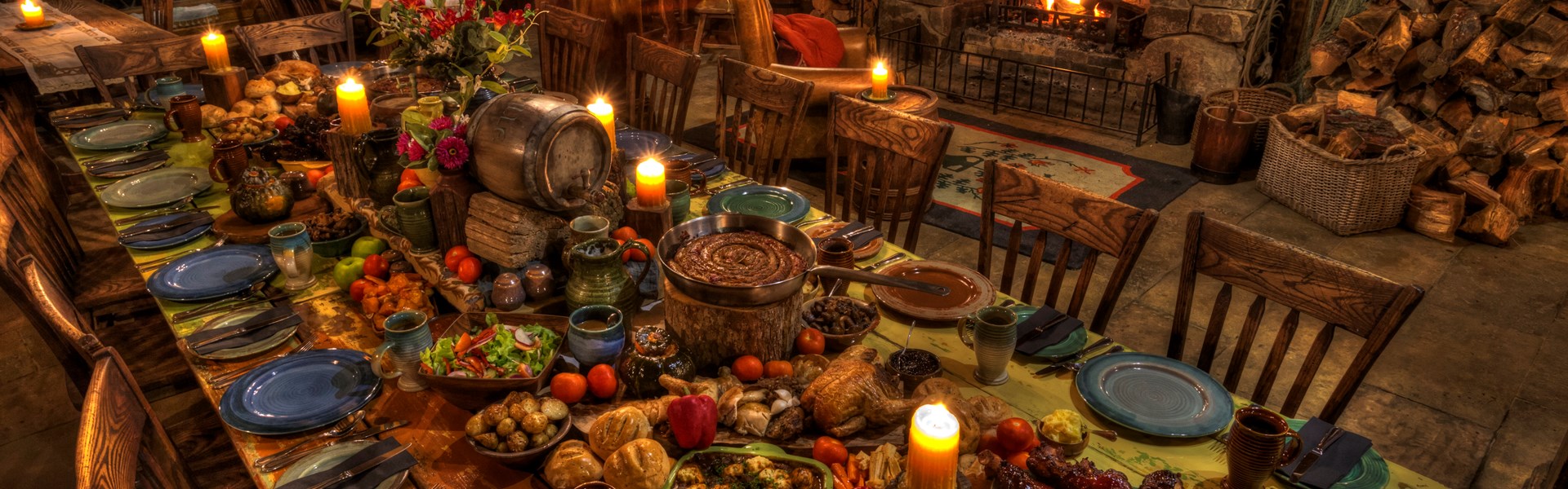Средневековый стол с едой